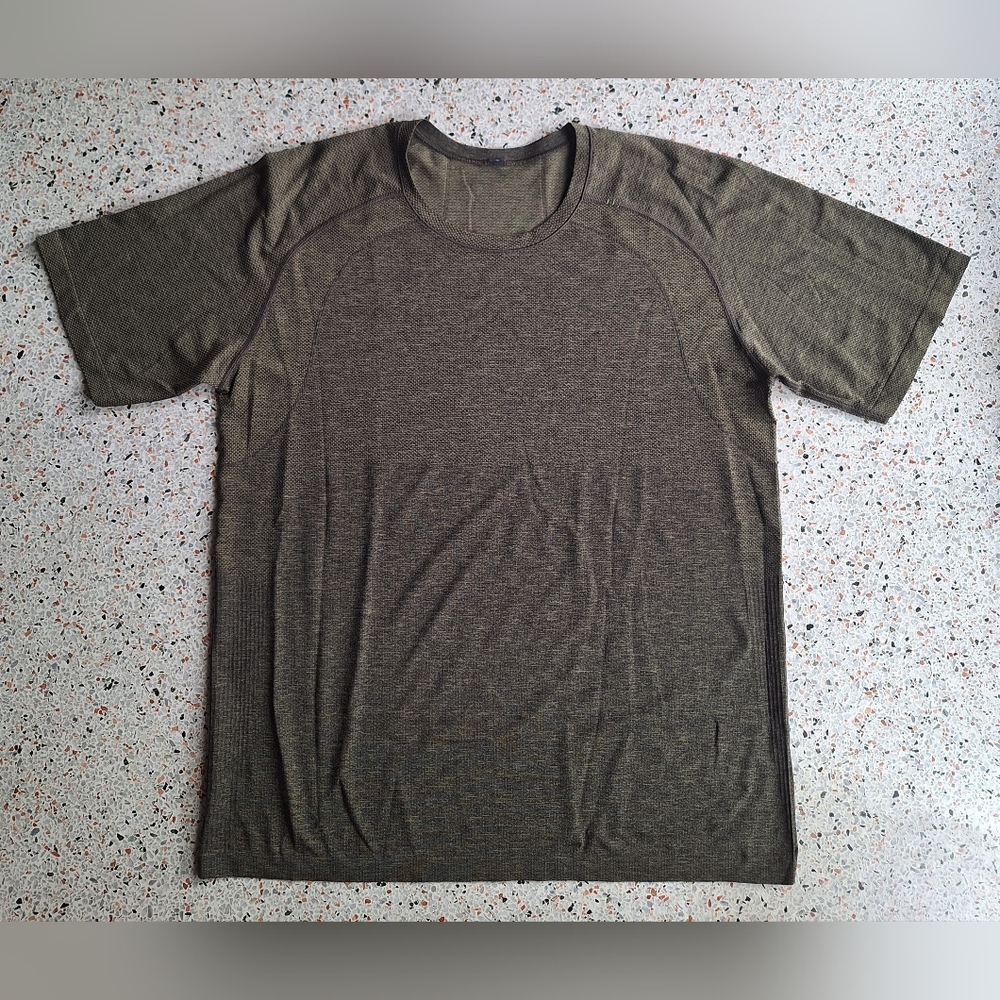 73 Lululemon Metal Vent Tech Short Sleeve‎